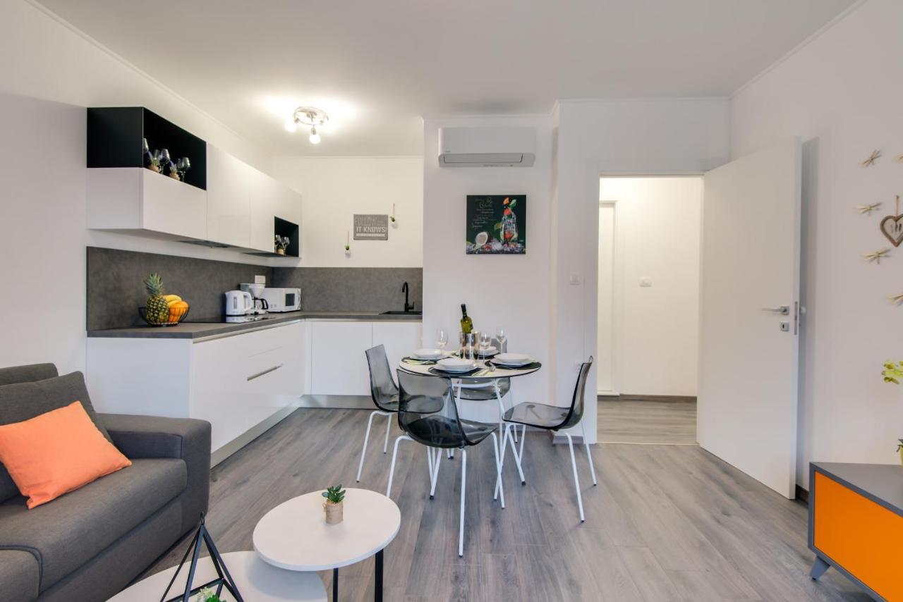 רייקה Apartments Sherri מראה חיצוני תמונה